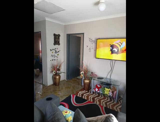 2 BEDROOM HOUSE FOR SALE IN CLOVERDENE